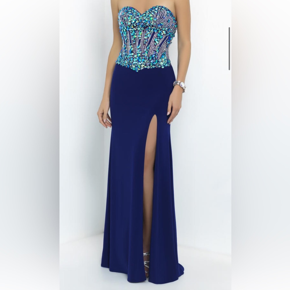 Blush Prom by Alexia style 9961. Size 6.